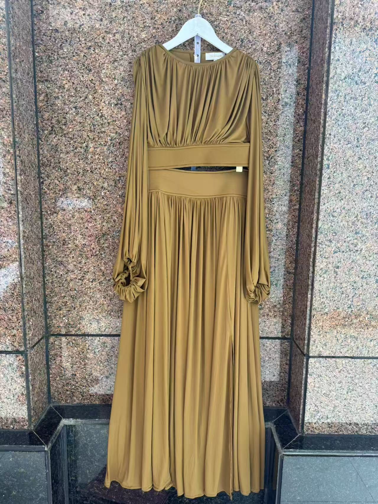 Brick-red Bat Long Sleeved skirt set