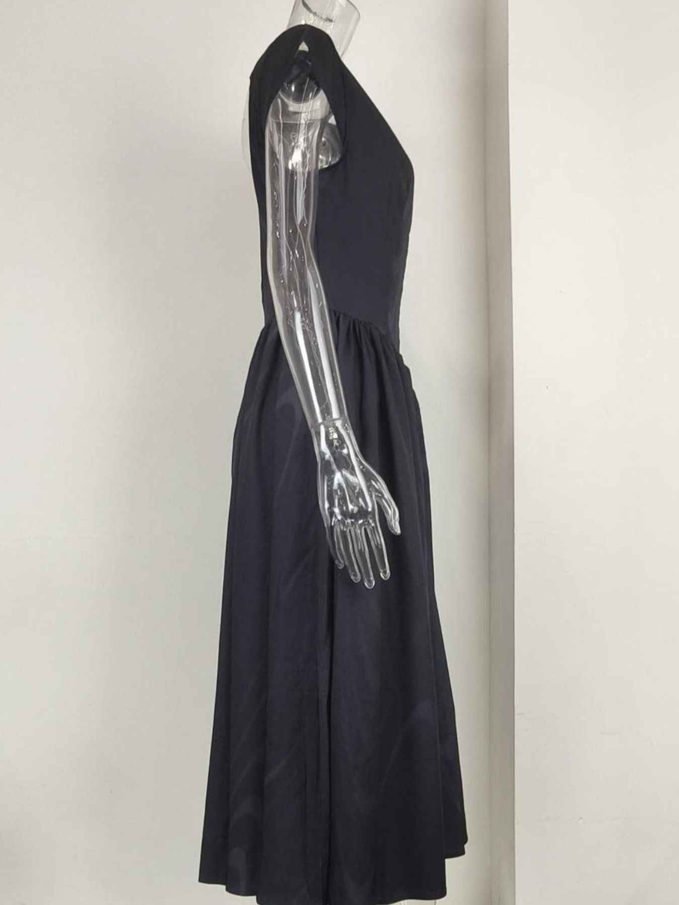 c9a3dbc9-354c-4c13-99a3-29b70e68475c-Max