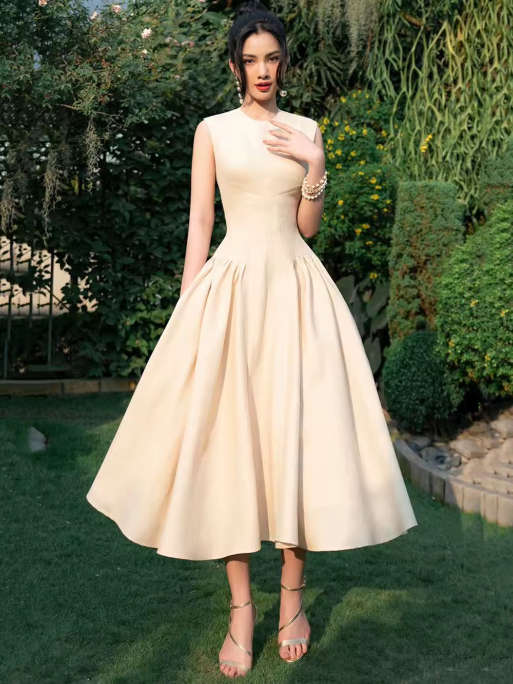 Sleeveless High Waisted Large Hem Midi Dress