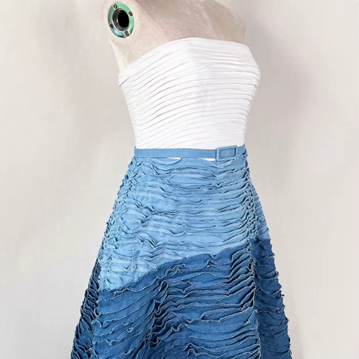 OMBRE MIDI DRESS WITH TEXTURED LAYERED FABRIC - WHITE/BLUE