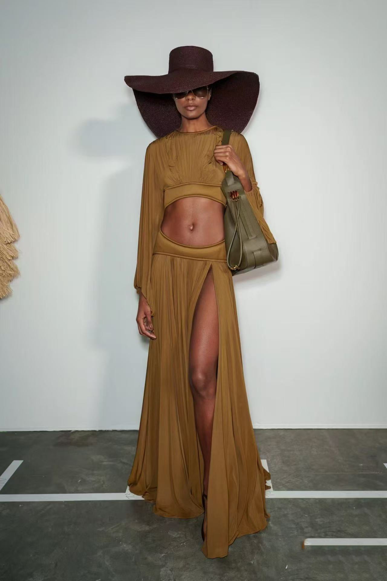 Brick-red Bat Long Sleeved skirt set