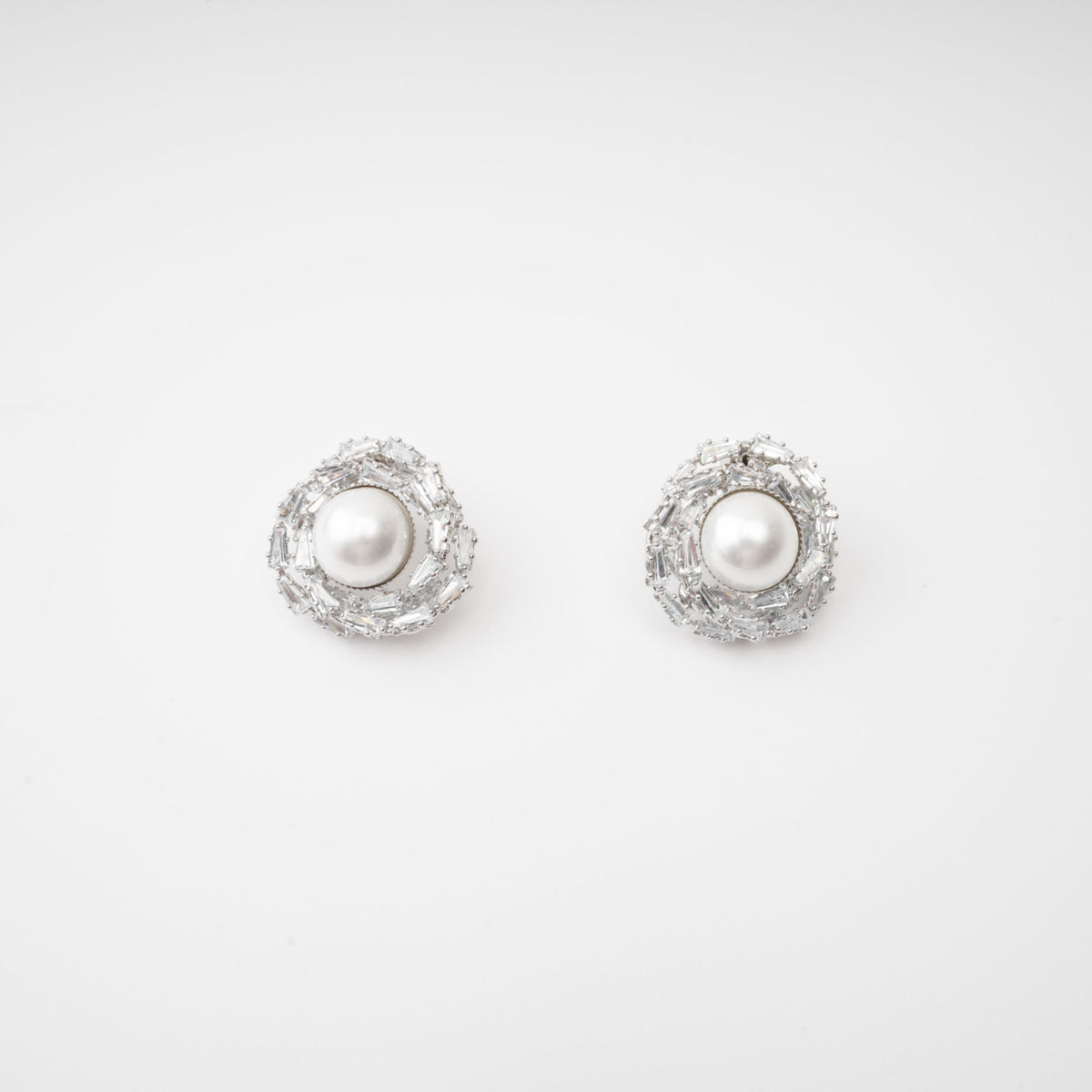 crystal-embellished faux-pearl earrings