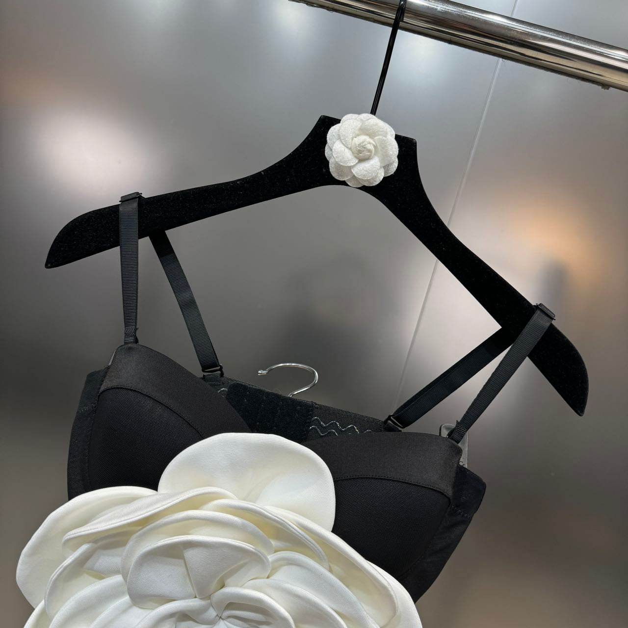 Aloma flower top - REBECATHELABEL