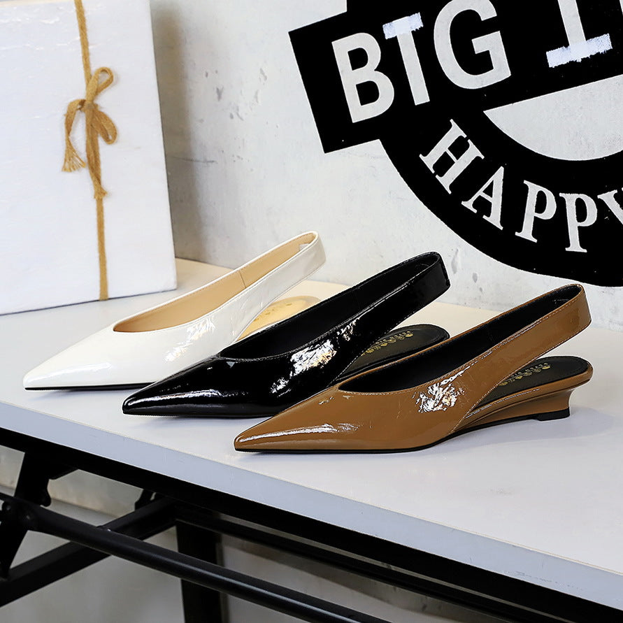 Retro Low Heel Shoes Pointed Toe V Shaped