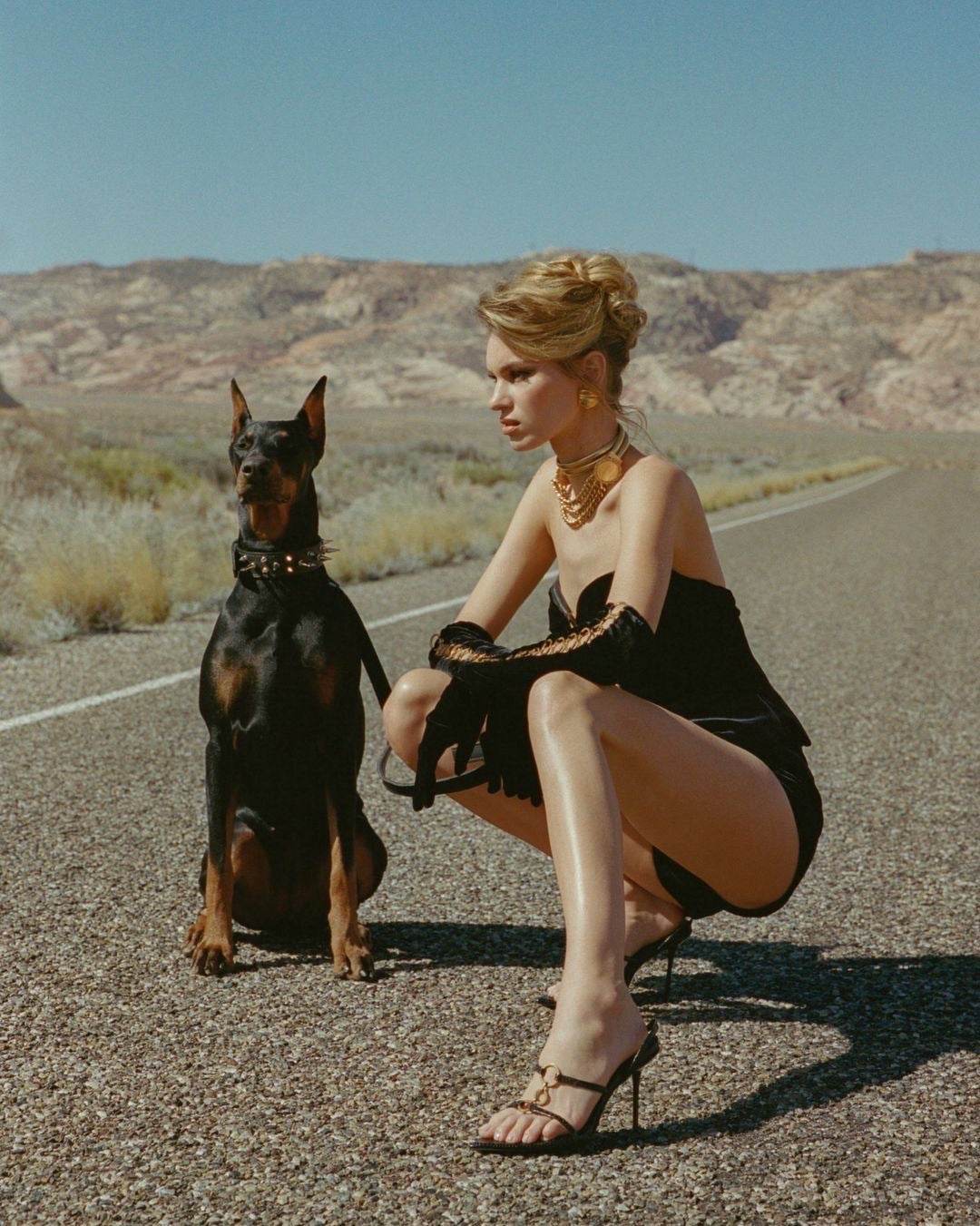 V-neck Short Set 2-piece Gloved Velvet set - REBECATHELABEL