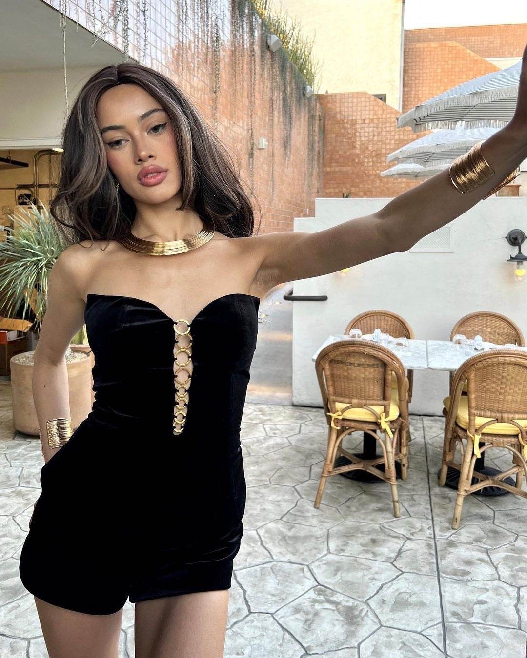 V-neck Short Set 2-piece Gloved Velvet set - REBECATHELABEL