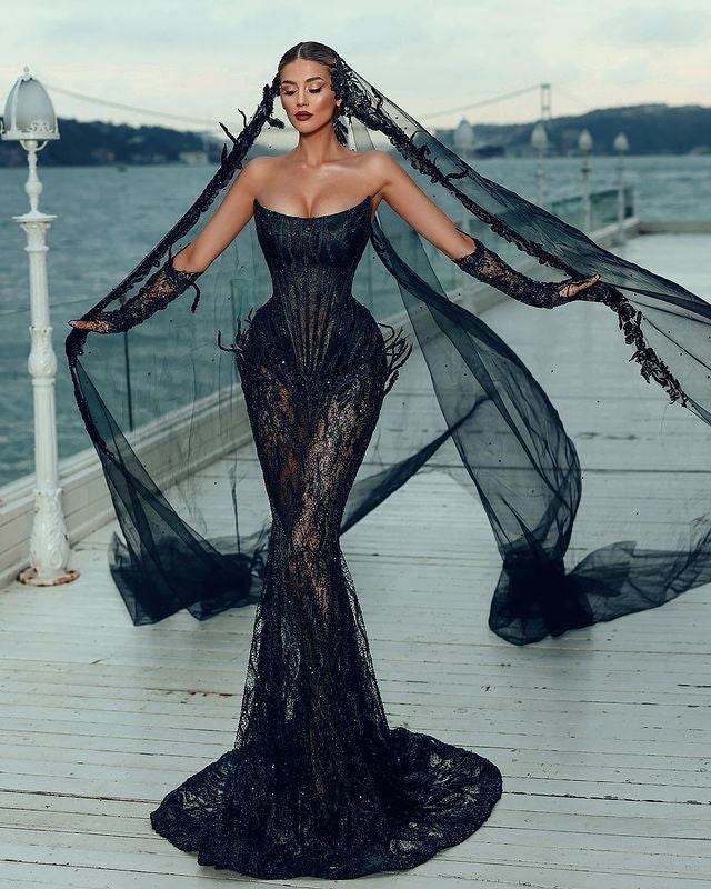 Yandy feather set - REBECATHELABEL