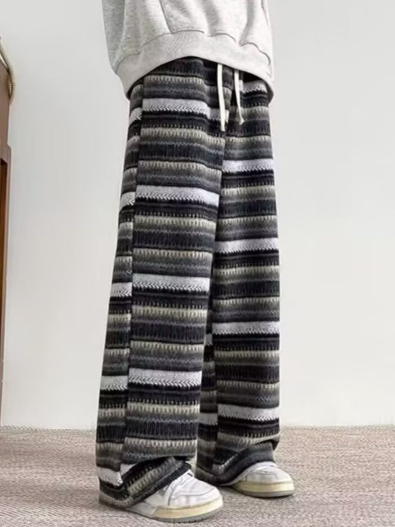 eb2a59bd-6e9c-424f-8886-0648f583b50e-Max